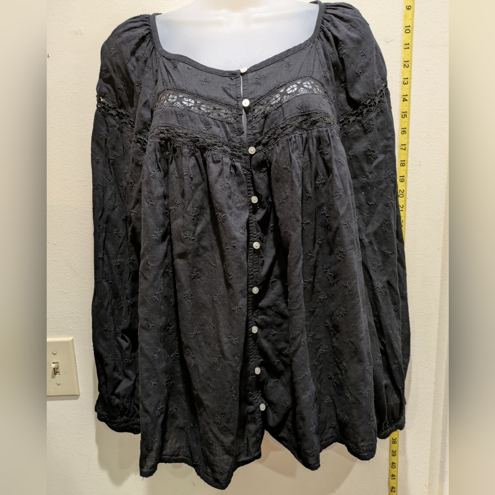 Old Navy Black Embroidered Blouse Size Xl